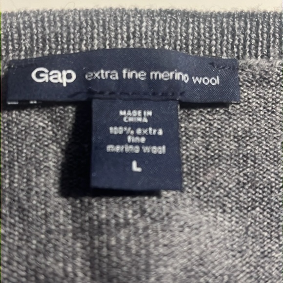 Gap Extra Fine merino Wool Sweater-Gray V-Neck men’s L - Picture 5 of 10